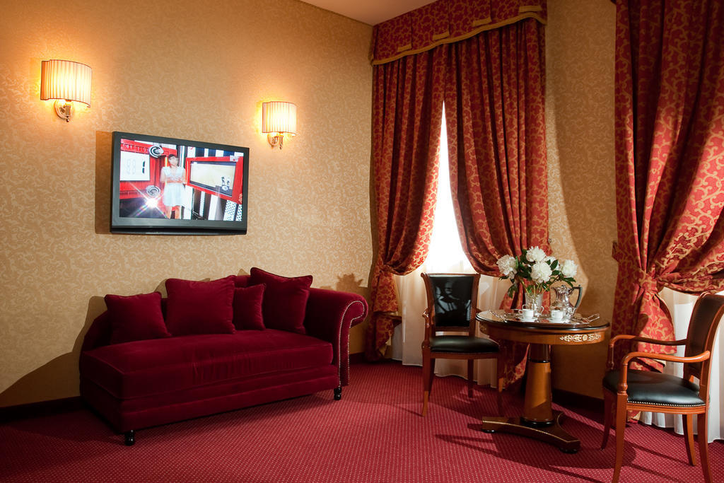 Hotel Maxim Anzola dell'Emilia Zimmer foto