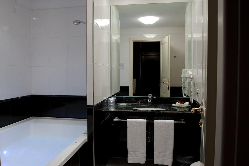 Hotel Maxim Anzola dell'Emilia Zimmer foto