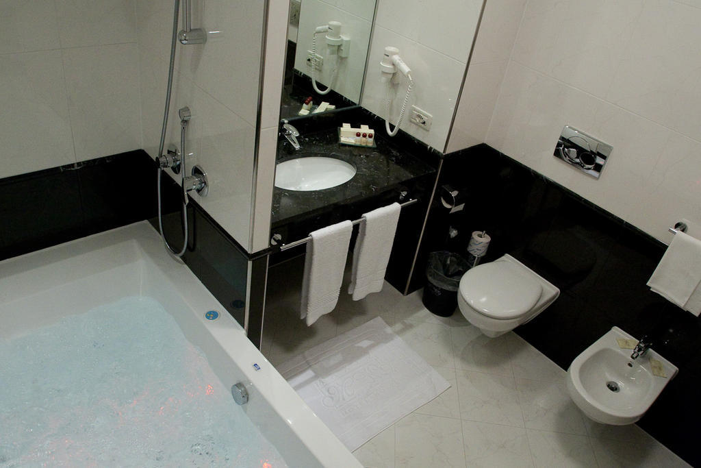 Hotel Maxim Anzola dell'Emilia Zimmer foto